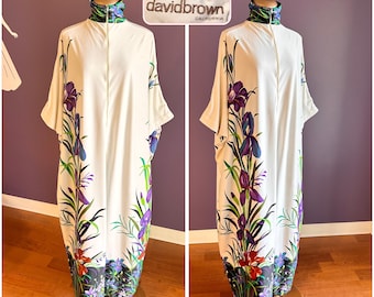 AS IS Vintage 70s David Brown California White Zip Up Turtleneck Nightgown with Flowers 3X 4X