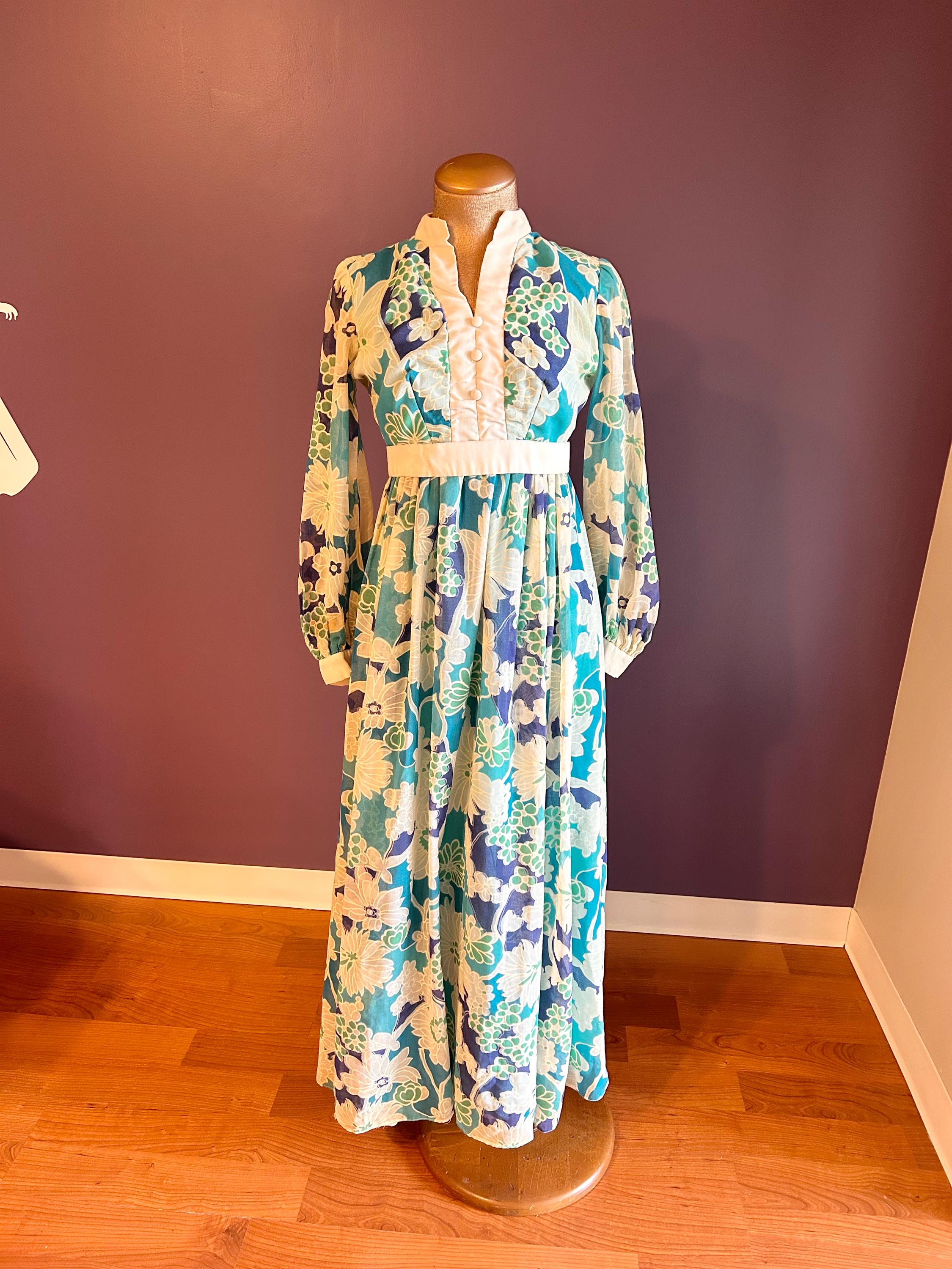 Vintage 70s Beautiful Long Sleeve Blue and White Floral Patterned Maxi ...