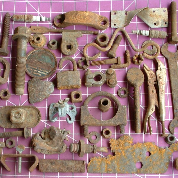 51 Rusty Metal Bulky Pieces 8 Pounds Altered Art Assemblage Sculpture Supplies Steampunk Industrial Farmhouse Home Decor Lot 17