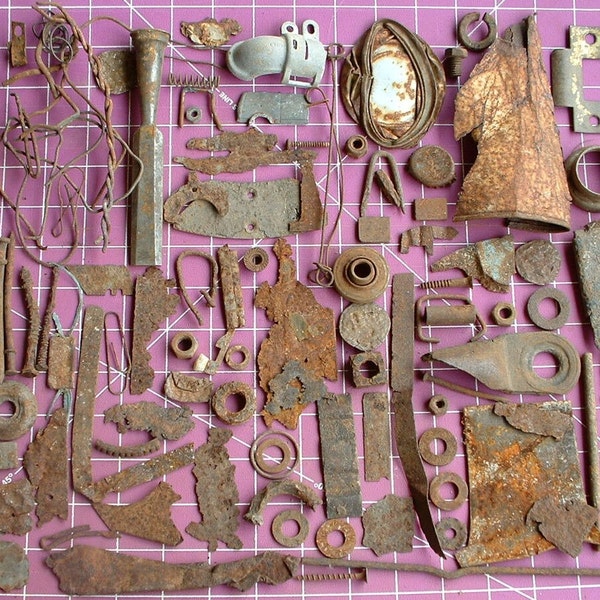 109 Rusty Metal Bits and Pieces 2+ Pounds Altered Art Assemblage Sculpture Supplies Steampunk Industrial Farmhouse Home Decor Lot 16