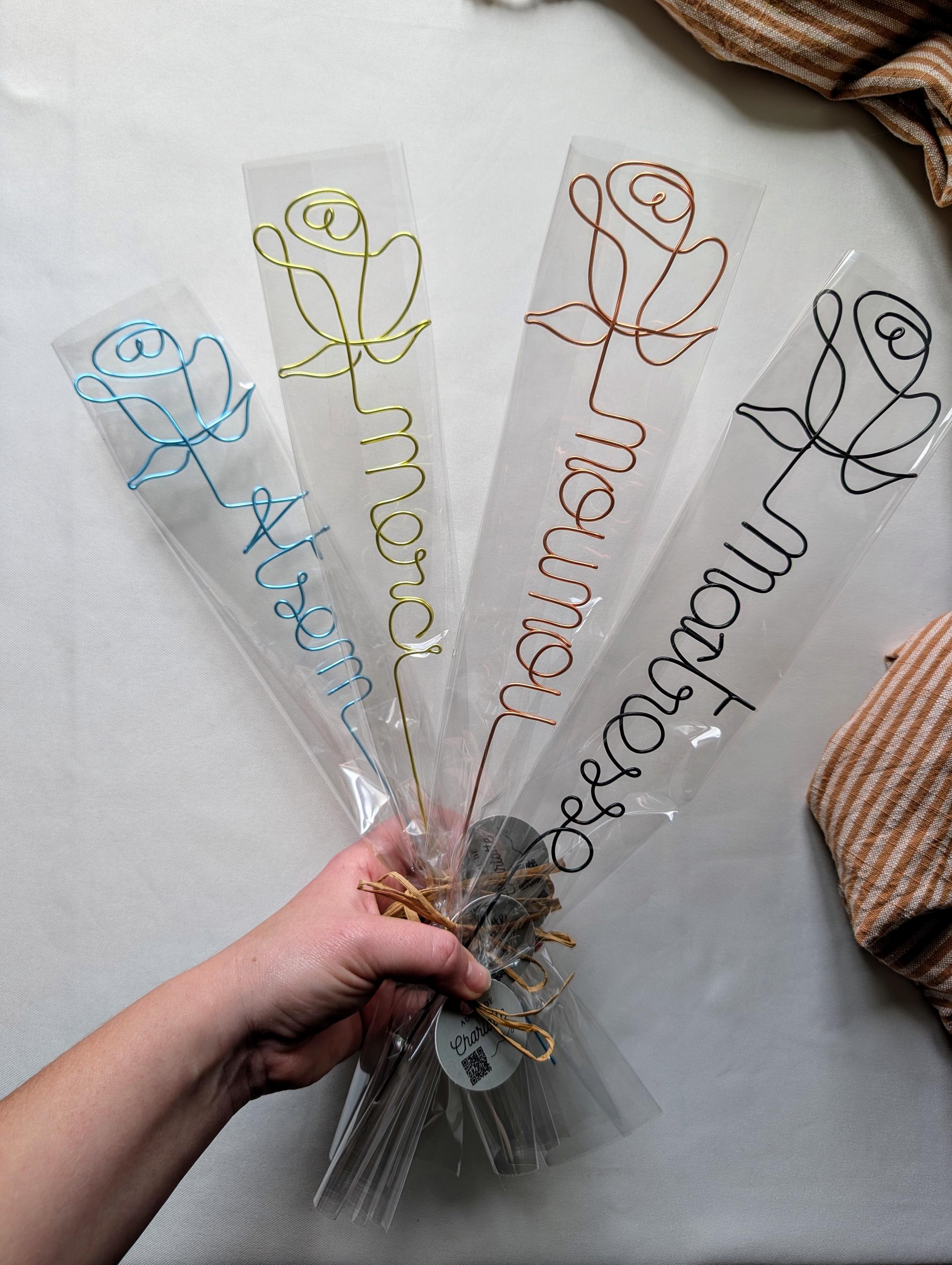 Personalized wire rose Mother's Day Mom Grandma Teacher Master Nanny Atsem