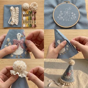 Puede incluir: Un kit de bordado DIY con tela azul, un bastidor de madera, seis madejas de hilo, ribete de volantes color crema y un pomp&oacute;n. El proyecto terminado es un gorro de fiesta c&oacute;nico con un pato, flores y una mariposa bordados.