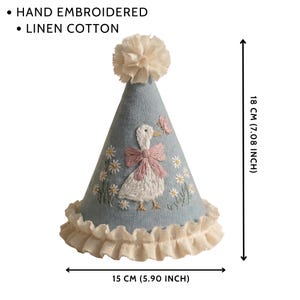 Gorro de cumpleaños personalizado con forma de ganso para bebé, gorro de fiesta de lino bordado a mano, gorro con pompón de cumpleaños, regalo de recuerdo para bebé, gorro floral con forma de ganso imagen 16