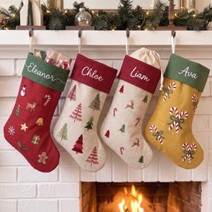 手刺繍のクリスマスストッキング、名前入りのリネン製ストッキング、クリスマスの暖炉飾り、子供や家族へのクリスマスギフト