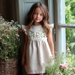 Custom Wildflower Hand Embroidered Sleeveless Dress for Girls, Personalized 1st Birthday Soft Linen Dress, Toddler Linen Dress,Kids Clothing