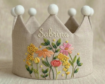 誕生日用のパーソナライズされた手刺繍リネンクラウン、花の誕生日