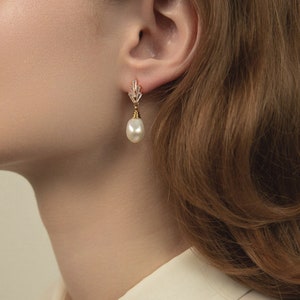 Pearl earrings gold, pearl earrings gold, earrings with pearls gold, freshwater pearl earrings gold, bridal jewelry gold