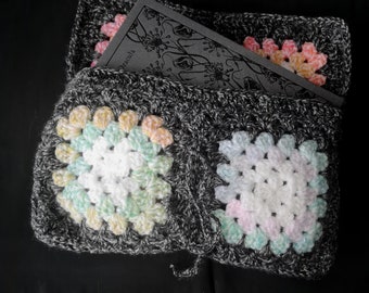 Pochette de livre au crochet