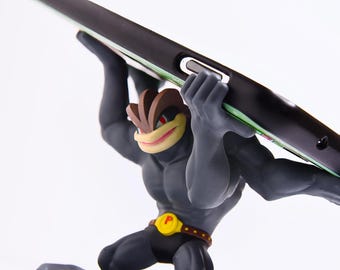 Machamp Phone Stand 3D Printed – Pokémon Inspired Desk Smartphone Holder – Gift for Gamers & Anime Fans