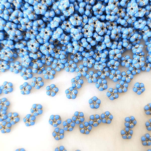 25 or 100 tiny Bohemian flower beads, forget-me-not floral botanical 5mm light blue gold, magical Czech beads top quality Rutkovsky Ref: 2