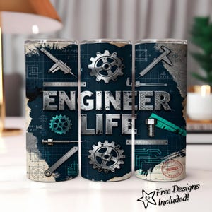 Op de afbeelding: Drie roestvrijstalen bekers met een Engineer Life thema. Het ontwerp toont tandwielen, schuifmaten en de tekst "ENGINEER LIFE" op een donkerblauwe achtergrond met een blauwdrukontwerp. Inclusief gratis ontwerpen.