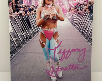 Foto autografata e autografata di Tiffany Stratton dalla WWE, autentica 8x10 COA