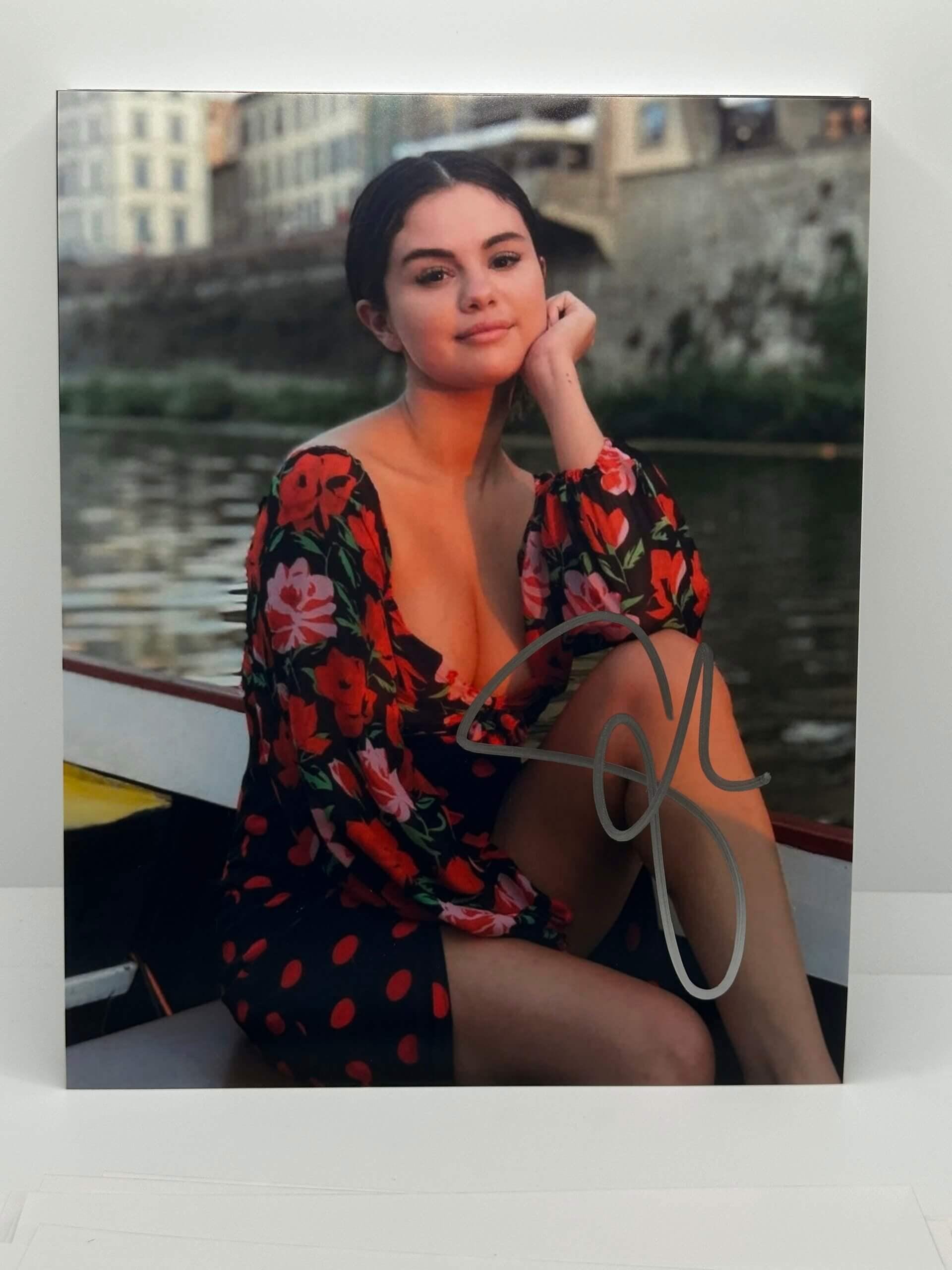 セレーナ ゴメス 直筆サイン Selena gomez autograph - Etsy 日本