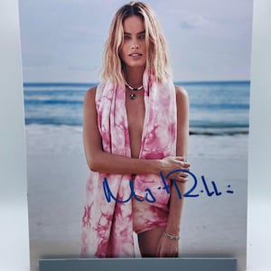 Margot Robbie Rare Long Signature Signed Autographed Photo Authentic 8X10 COA