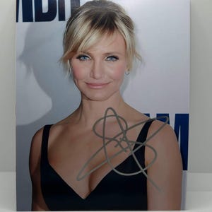 Cameron Diaz Headshot Signed Autographed Photo Authentic 8X10 COA