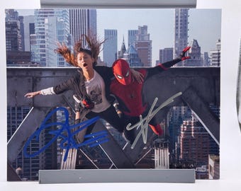 トム・ホランド＆ゼンデイヤ - 直筆サイン入り8x10写真（第三者機関