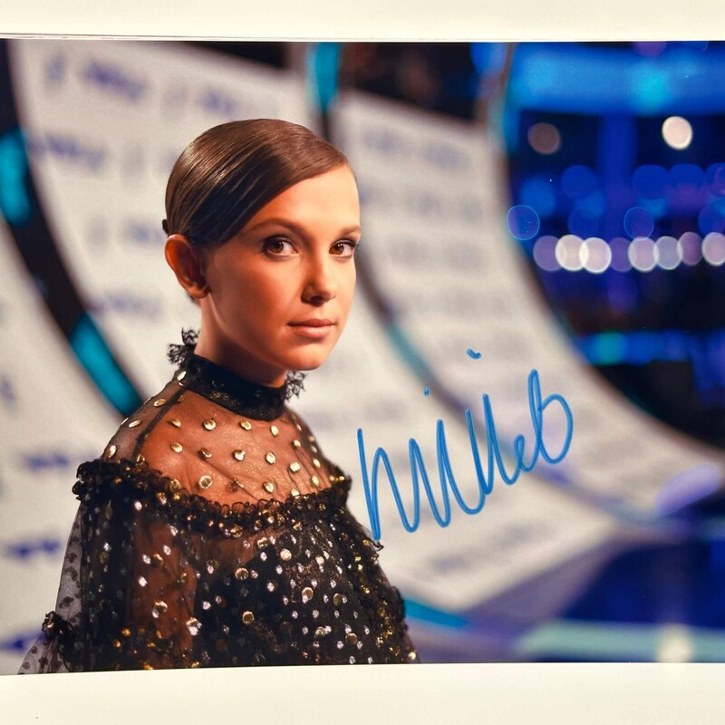 MILLIE BOBBY BROWN signed autographed photo COA Hologram
