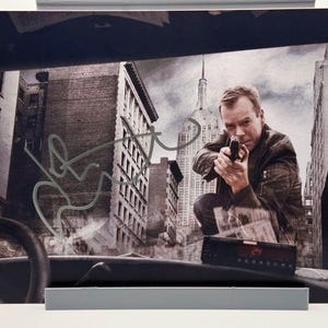 セール中…キーファー・サザーランド直筆サイン入り写真…24TWENTYFOUR② il_1080xN.4721989768_jeqp.jpg