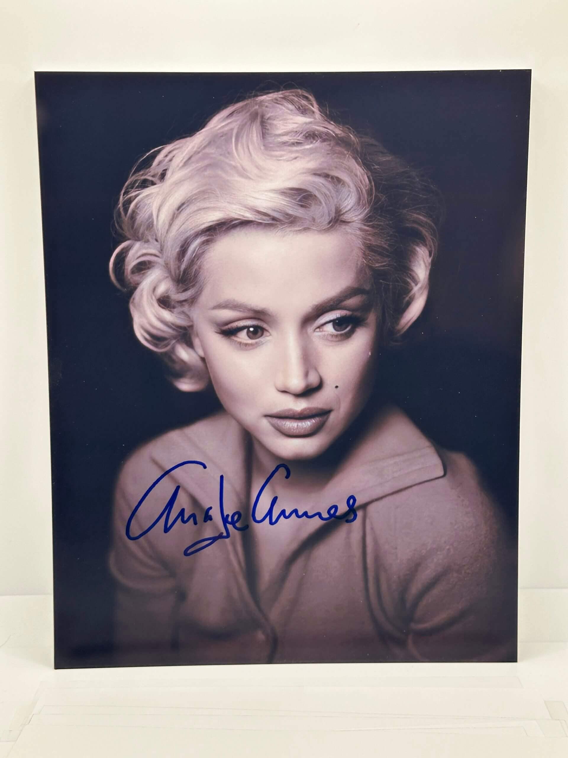 Ana de armas signed - Etsy 日本