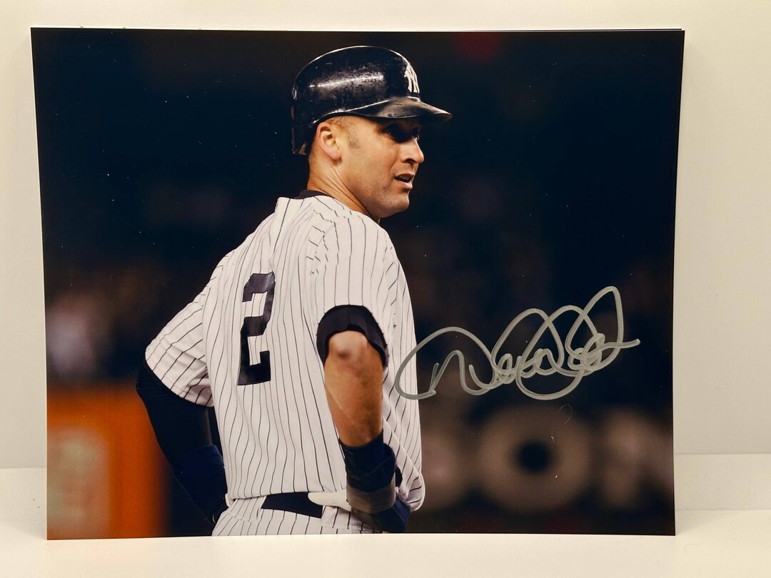 Derek Jeter Signed Autographed Photo Authentic 8x10 - Etsy