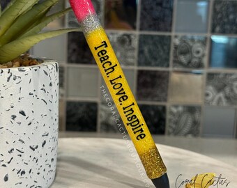 Enseñanza personalizada. Amar. Bolígrafo con purpurina Inspire