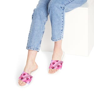 Stylish Heart Print Sandals - Cute Summer Footwear, Trendy Slide Sandals, Women&#39;s Beachwear, Gift for Her, Casual Everyday Slippers