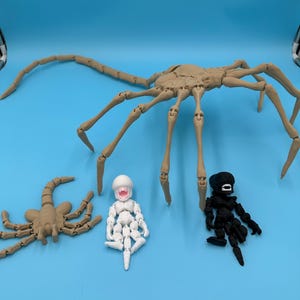 Alien articulated figures