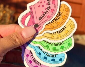 Calcomanía de cocodrilo "Camina por la fe" / Calcomanía cristiana impermeable