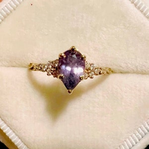 Anello con zaffiro Montana viola