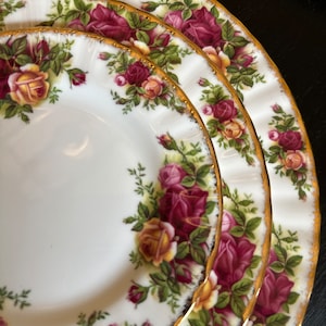 Pristine 65 Piece Royal Albert Old Country Roses | Dining Set for 8