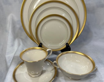 Exquisite Pickard Palace Ivory Set for 6 | 36 Pieces