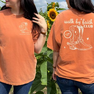 Westers christelijk shirt, Walk by Faith-shirt, Jesus Cowgirl-T-shirt, Yeehaw-christelijke t-shirt, westers religieus T-shirt, westerse bijbelt-shirt