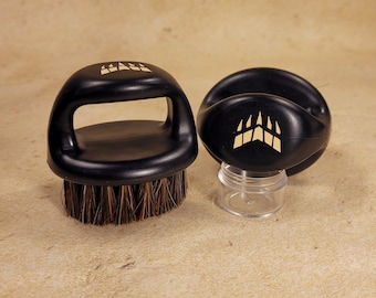 Baron's Premium Beard Brush (Knuckle hold)
