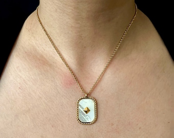 18K Gold Plated Mother of Pearl Pendant Necklace