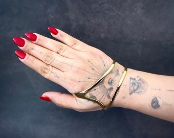 18K guldpläterat handmanschettarmband: Edgy futuristisk palmmanschett