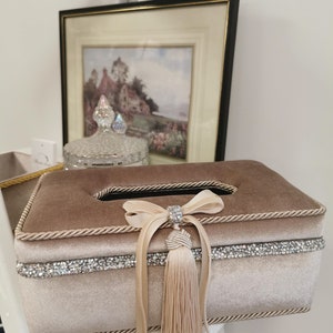 Natale Sprig Velvet Tissue Box Cover