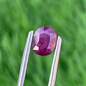 Natural Rare Stone Corundum, Ruby Corundum Loose Gemstone, Pinkish Color, Oval Cut 0.90 carat weight
