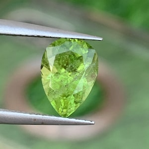 Natural Peridot Loose Gemstone Beautiful Pear Shape Apple Green Color 2 Carats Weight