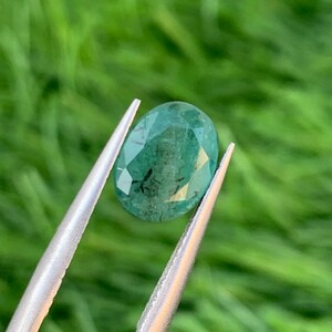 Natural Emerald, Colombian Emerald, Loose Gemstone, Oval Cut 1.30 carats weight