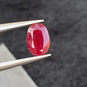 Natural Ruby Loose Gemstone, Natural Ruby Corundum Red Color Oval Shape 0.85 carats weight