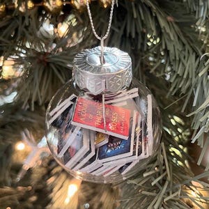 Sarah J Maas Mini Book Ornament