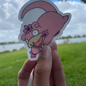 Adesivo transparente Slowpoke com flores de sakura