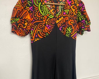 Robe longue noire à motifs lumineux vintage des années 1970