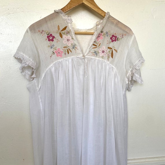 Vintage Floral White Maxi Peasant Dress Embroidery