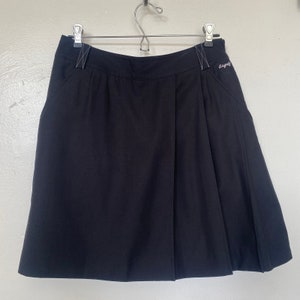 Mini jupe plissée noire Liz Claiborne Golf avec poches printemps-été image 1