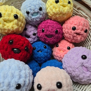 Stress Ball, Fun Fidget Toy, Sensory Play Toy, Soft Little Plushie, Stress Blob, Desk Pet, Anxiety Relief, Squeeze Away Stress, Amigurumi