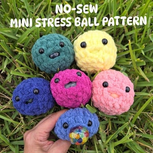 Stress Ball Pattern, Cute Fidget Toy, Fast No Sew Pattern, Crochet Stress Blob, Anxiety Relief, Mini Plushie, Quick to Make, Fun DIY Gifts