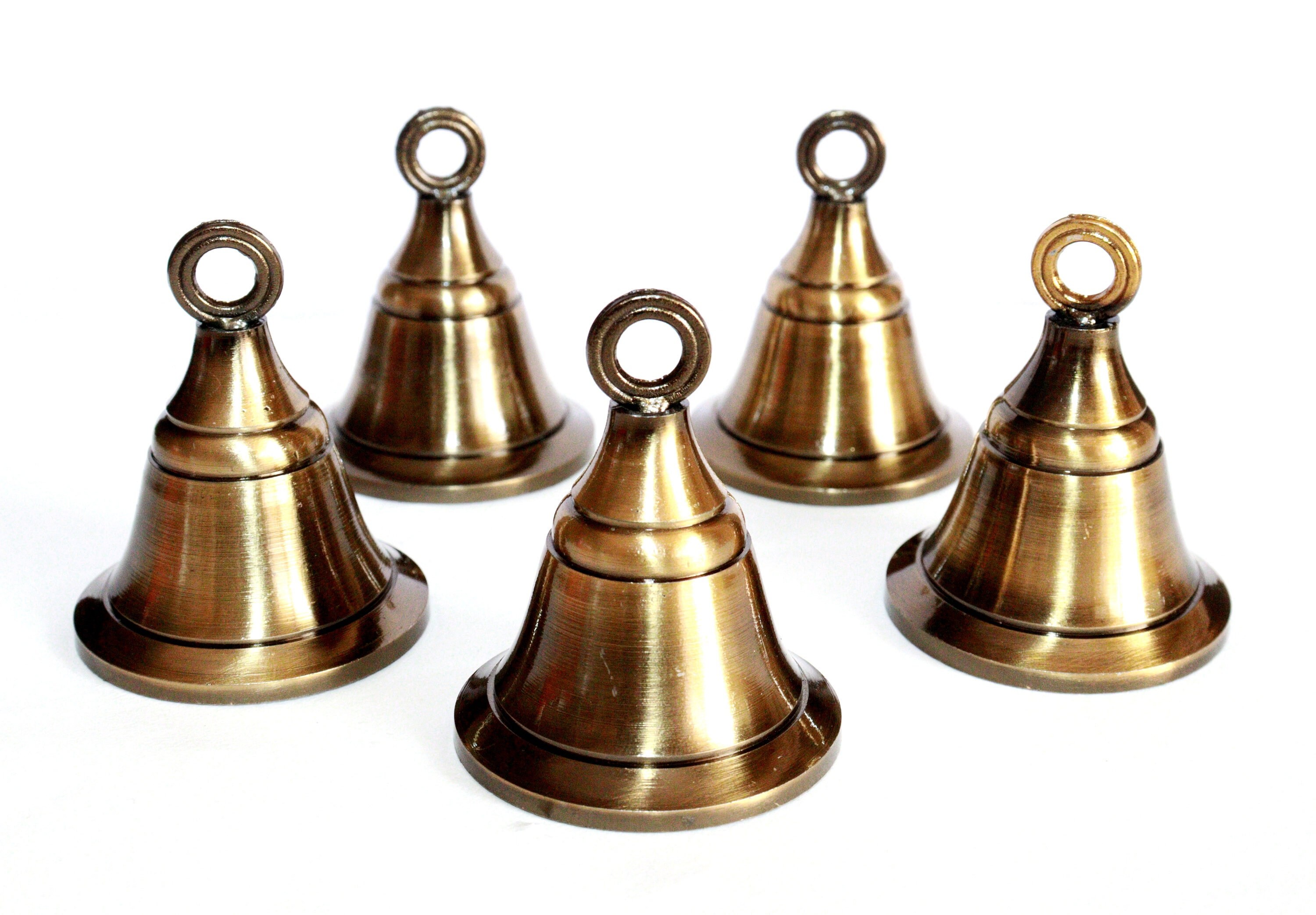 アンティーク真鍮ベル（フック付き）：2.4インチ吊り下げオーナメント