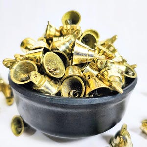 100 Golden Brass Jingle Bells: 1-inch Craft Bells for Christmas Decor