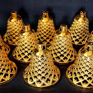 4 inch Golden Plastic Artificial bells for home decor wall hanging Decoration jingle bell tree Decor ornaments